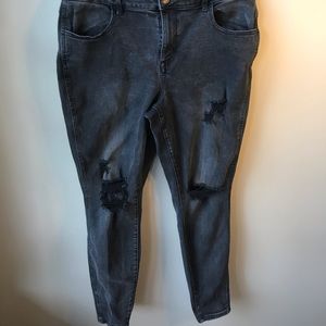 Maurices High-rise Skinny Jeggings- Size L (14)- Black distressed with pockets